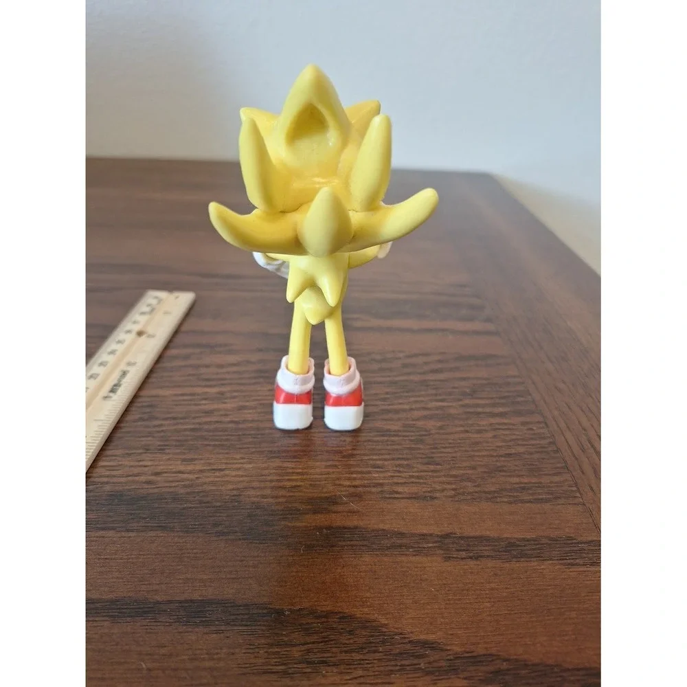 Sonic the Hedgehog Super Sonic 5 Inch Action Figure Yellow Sega Jakks Pacific